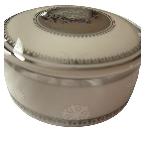 Mikasa Fine China Round Covered Snowflake Trinket Bowl Box New in Box - Picture 4 of 8